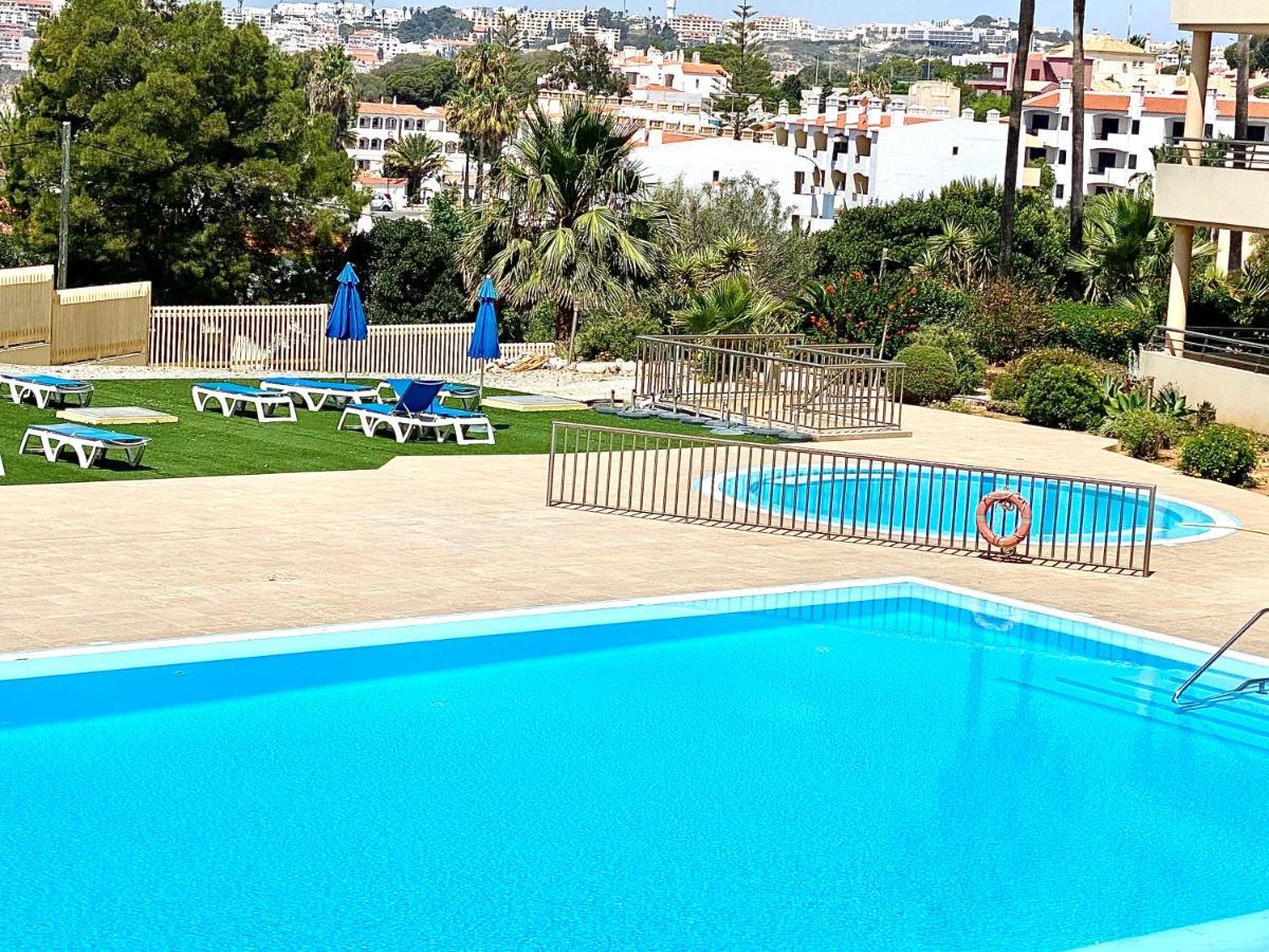 Apartamento Beachfront Flat, Private Parking, Pools, Sea At Less Than 200 M (adults Only) Albufeira